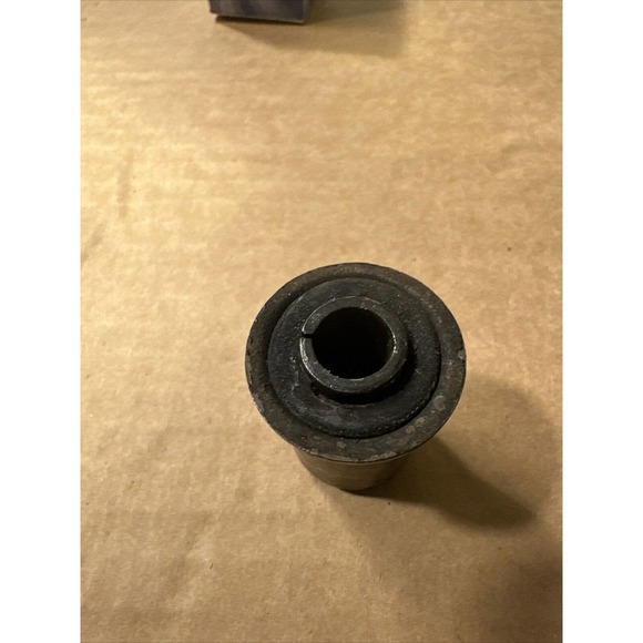 NOS 1984-96 Corvette C4 Stabilizer Bar Insulator Bushing GM 14084097 - Picture 5 of 9